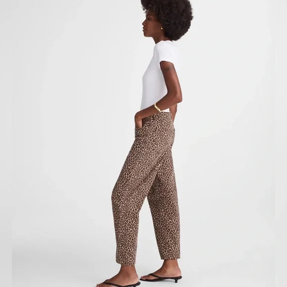 NWT The Curvy Darted Barrel-Leg Jean in Leopard size 29 - Picture 5 of 6